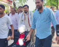  Chitrakoot News: अनियंत्रित होकर पेड़ से टकराई स्कूली बस, 10 बच्चे घायल; दो की हालत गंभीर