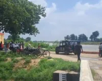 सरयू नहर में उतराता मिला अज्ञात युवक का शव, इलाके में मची सनसनी; पहचान की कोशिश जारी