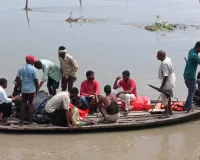 छह महीने बाढ़, छह महीने बेबसी: राजधानी से कुछ दूर घाघरा किनारे हर साल उजड़ती जिंदगी