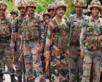 Lakhimpur News : सीमा पर सुरक्षा के साथ किसानों की तरक्की में जुटे SSB जवान, 20 किसानों को दिए मशरूम बीज