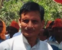 Shahjahanpur News: सुरेंद्र हत्याकांड में परिजनों को धमकी का आरोप, SP कार्यालय पहुंचे दर्जनों ग्रामीण