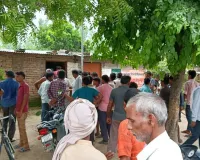  Shravasti News: कमरे में फंदे से लटका मिला किशोरी का शव, माँ से मोबाइल को लेकर हुई थी कहासुनी 