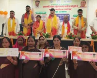 PM Poshan Yojana: बच्चों की थाली सजाने वाले रसोइयों का सम्मान, कैशलेस इलाज की सौगात से खिले चेहरे