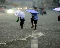 यूपी में फिर बरसे बादल : आजमगढ़ में 180 MM बारिश से हाहाकार! पूर्वांचल में भारी से बहुत भारी बारिश का अलर्ट