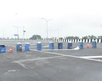 Lucknow-Kanpur Expressway: उन्नाव में लखनऊ-कानपुर एक्सप्रेस-वे पर फिर धंसी सड़क, मरम्मत कार्य जारी