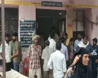 सीतापुर : महमूदाबाद कोतवाली में विवाद बढ़ते ही युवक ने ब्लेड से रेती खुद की गर्दन, जिला अस्पताल रेफर
