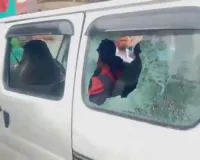 लखनऊ : स्कूल वैन में तोड़-फोड़ के आरोप में तीन अज्ञात वाहन चालकों के खिलाफ मामला दर्ज 