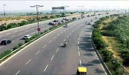 Ganga Expressway : गंगा एक्सप्रेसवे के साथ उभरेगा 'इंटीग्रेटेड मैन्युफैक्चरिंग हब', 46,660 करोड़ रुपये के निवेश की तैयारी 