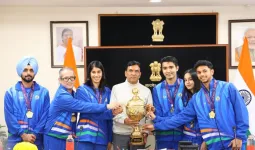खेलमंत्री ने विश्व स्क्वाश कप जीतने वाली भारतीय टीम को किया सम्मानित, कहा- यह गर्व का है पल