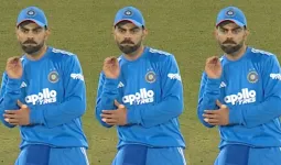 विराट कोहली का 'बाबा जी का ठुल्लू' डांस वायरल: डीकॉक के आउट होते ही फील्ड पर मचाया धमाल, वीडियो ने तोड़ा सोशल मीडिया पर रिकॉर्ड!