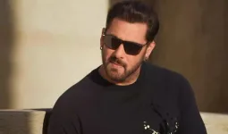 SPL Season 3:  सूरत पहुंचे सलमान खान, अपने खास अंदाज से जीता सबका दिल, इमोशनल होते दिखे फैंस  