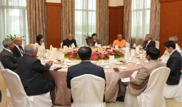 सिंगापुर दौरे पर सीएम योगी : UP को मिला बड़ा निवेश, 19,877 करोड़ रुपये का MoU साइन