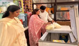 बाराबंकी में मिलावटखोरों पर शिकंजा, मिठाई और कचरी कराई नष्ट 