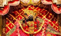 बांके बिहारी मंदिर : होली पर जगमोहन में विराजेंगे ठाकुर जी, चंद्र ग्रहण पर बदलेगा दर्शन समय 