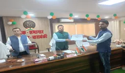 बाराबंकी में 20 बीएलओ किये गए सम्मानित, बोले डीएम- मतदाता सूची का शुद्धीकरण राष्ट्र निर्माण का हिस्सा 