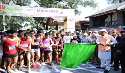 Uttrakhand: मुख्यमंत्री ने सड़क सुरक्षा व पर्यावरण संरक्षण जागरूकता दौड़ को दिखाई हरी झंडी