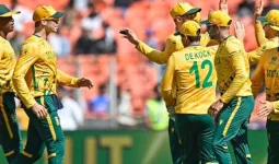 South Africa vs UAE: दक्षिण अफ्रीका ने टी-20 विश्व कप 2026 में यूएई को 6 विकेट से हराकर, ग्रुप स्टेज के सुपर 8 में जगह बनाई