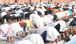 Rampur : जिले भर में मुल्क- कौम की तरक्की की दुआ में उठे लाखों हाथ