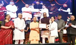 यूपी का मान बढ़ाने वाले खिलाड़ियों को मुख्यमंत्री योगी ने किया सम्मानित, रिंकू सिंह बने क्रीड़ा अधिकारी  