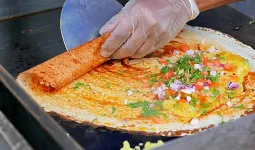 Uttrakhand: गैस सिलेंडर संकट...होटलों ने मेनू से हटाए डोसा और सांभर जैसे पकवान