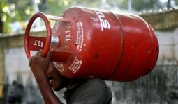 Uttrakhand: रसोई गैस की भी मारामारी, हल्द्वानी में हाहाकार, इंडेन गैस की ऑनलाइन व ऑफलाइन बुकिंग बंद