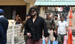 Uttrakhand: कैंची धाम पहुंचे बॉलीवुड गायक विशाल मिश्रा, बाबा का आशीर्वाद लिया