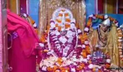  चैत्र नवरात्रि पर मंदिरों में श्रद्धालुओं की लंबी कतारें, स्कंदमाता के दर्शनों के लिए हरिद्वार में उमड़ा सैलाब 