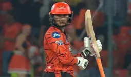 आईपीएल 2026 : सनराइजर्स ने दिल्ली कैपिटल्स को दिया 243 रन का लक्ष्य, अभिषेक ने जड़ा तूफानी शतक