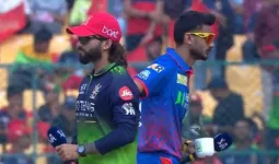 IPL 2026: DC ने जीता टॉस, बल्लेबाजी करने का लिया फैसला, अक्षर पटेल बोले– चिन्नास्वामी चेजिंग ग्राउंड है