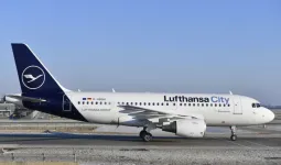 ईरान जंग का असर :  ईंधन की कमी और महंगाई की मारझेल रही एयरलाइन कंपनियां, लुफ्थांसा एयरलाइन ने रद्द कीं 20,000 उड़ानें 