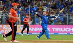 MI vs SRH IPL: रिकेल्टन के तूफान में उड़ा हैदराबाद, सनराइजर्स को मिला 244 का टारगेट