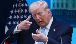 ट्रंप का नया फरमान :  युद्ध समाप्ति तक ईरान के आसपास तैनात रहेंगे अमेरिकी जहाज 