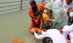 हरिद्वार में प्रतीक यादव की अस्थियां विसर्जित, अपर्णा यादव  समेत परिवार ने दी भावुक विदाई 