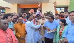 Rampur : पश्चिम बंगाल की जीत पर भाजपाईयों ने मनाया जश्न, हुई आतिशबाजी