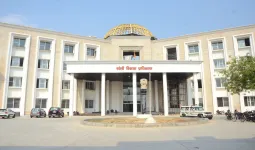 Bareilly: दो भाइयों की पूरी जमीन गई, तीसरे की कम, बीडीए ने बना दिए समान चेक