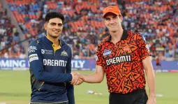 आईपीएल 2026 : गुजरात के खिलाफ हैदराबाद ने टॉस जीतकर पहले फील्डिंग का किया फैसला
