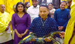 मथुरा : प्रेमानंद महाराज के दरबार में झूम उठे कैलाश खेर, शिव भजनों से भक्तिमय हुआ माहौल