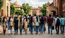 University Dress Code : अब UP के विश्वविद्यालयों में छात्र नहीं पहन पाएंगे अपनी मर्जी के कपड़े... यूपी सरकार का बड़ा फैसला, लागू होगा ड्रेस कोड 