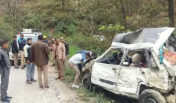 Uttrakhand: भिकियासैंण में भीषण हादसा...बेकाबू कार खाई में गिरने से तीन की मौत