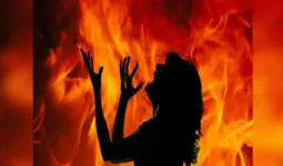 UP News: ससुरालवालों ने पेट्रोल डालकर विवाहिता को जिंदा जलाया, अस्पताल में हालत गंभीर