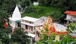 Uttrakhand:वीकेंड पर नैनीताल पर्यटकों से गुलजार, कैंची धाम क्षेत्र में दिनभर लगा जाम