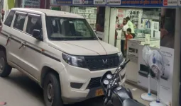 UP News: पूरनपुर में मोबाइल शॉप पर जीएसटी का छापा,13.50 करोड़ टैक्स बकाया महज 24 लाख चुकाया ! 