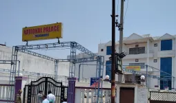 Lucknow News : होटल नोवोटेल की पार्किंग में बेकरी व स्टॉफ क्वॉर्टर, प्रबंधन को LDA ने थमाया नोटिस