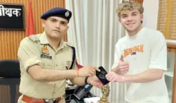 ऑस्ट्रेलियाई इन्फ्लुएंसर हुआ यूपी पुलिस का मुरीद, अहमदाबाद में चोरी हुआ मोबाइल अलीगढ़ में बरामद