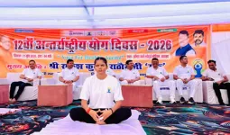 Bahraich News: 'स्वस्थ आयु के लिए योग' थीम पर बहराइच में अंतरराष्ट्रीय योग दिवस का भव्य आयोजन