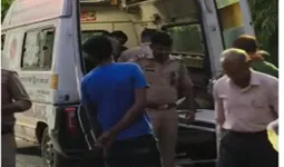 Lucknow News : रनीपारा पुलिया पर भीषण सड़क हादसा, वाहन से टक्कर के बाद बाइक सवार घायल