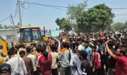 Vinod Kumar Murder Case : देहरादून में भाजपा नेता की हत्या पर बवाल, भीड़ ने आरोपियों के घर बोला धावा, इलाके में सांप्रदायिक तनाव 