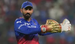 Dinesh Karthik Birthday: मैदान पर मैच फिनिश करने से लेकर आरसीबी को लगातार दो बार खिताब दिलाने तक; जानिए 'डीके' के करियर का अद्भुत सफर