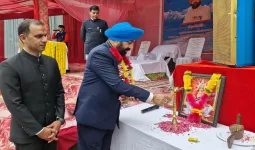 Uttrakhand News: राज्यपाल दर्शन को पहुंचे नंदा देवी मंदिर, पूजा-अर्चना कर की प्रदेश की समृद्धि के लिए प्रार्थना 