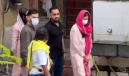 वृंदावन पहुंचे विराट-अनुष्का,  RCB की जीत के बाद प्रेमानंद महाराज से लिया आशीर्वाद 